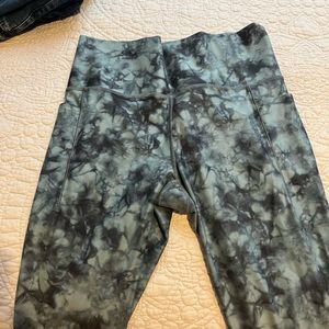 súper cute gently used athleta leggings